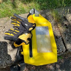 Gil sailing gloved size medium and waterproof crossbody